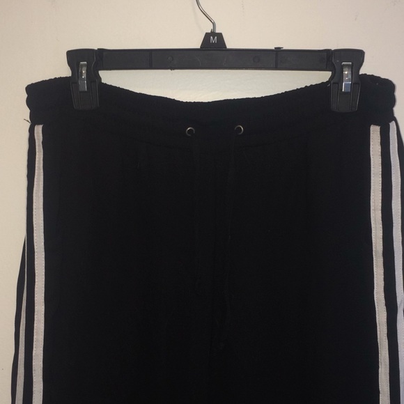 Maurice’s black Capri casual track style pants - Picture 2 of 6